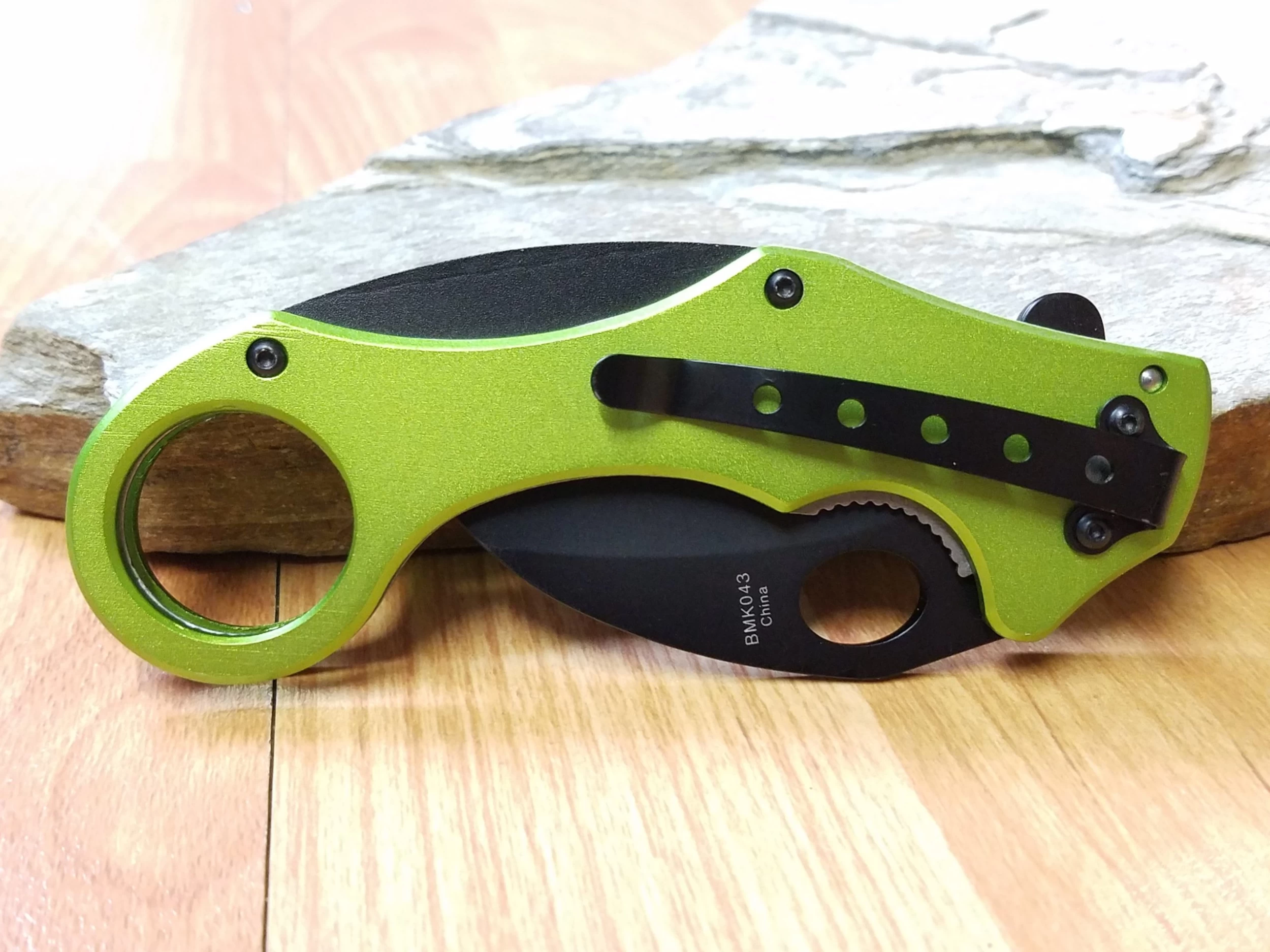 Benchmark Knives Venom Karambit Green Folding Pocket Knife - 043 7 Benchmark Knives Venom Karambit Green Folding Pocket Knife - 043 - Image 5