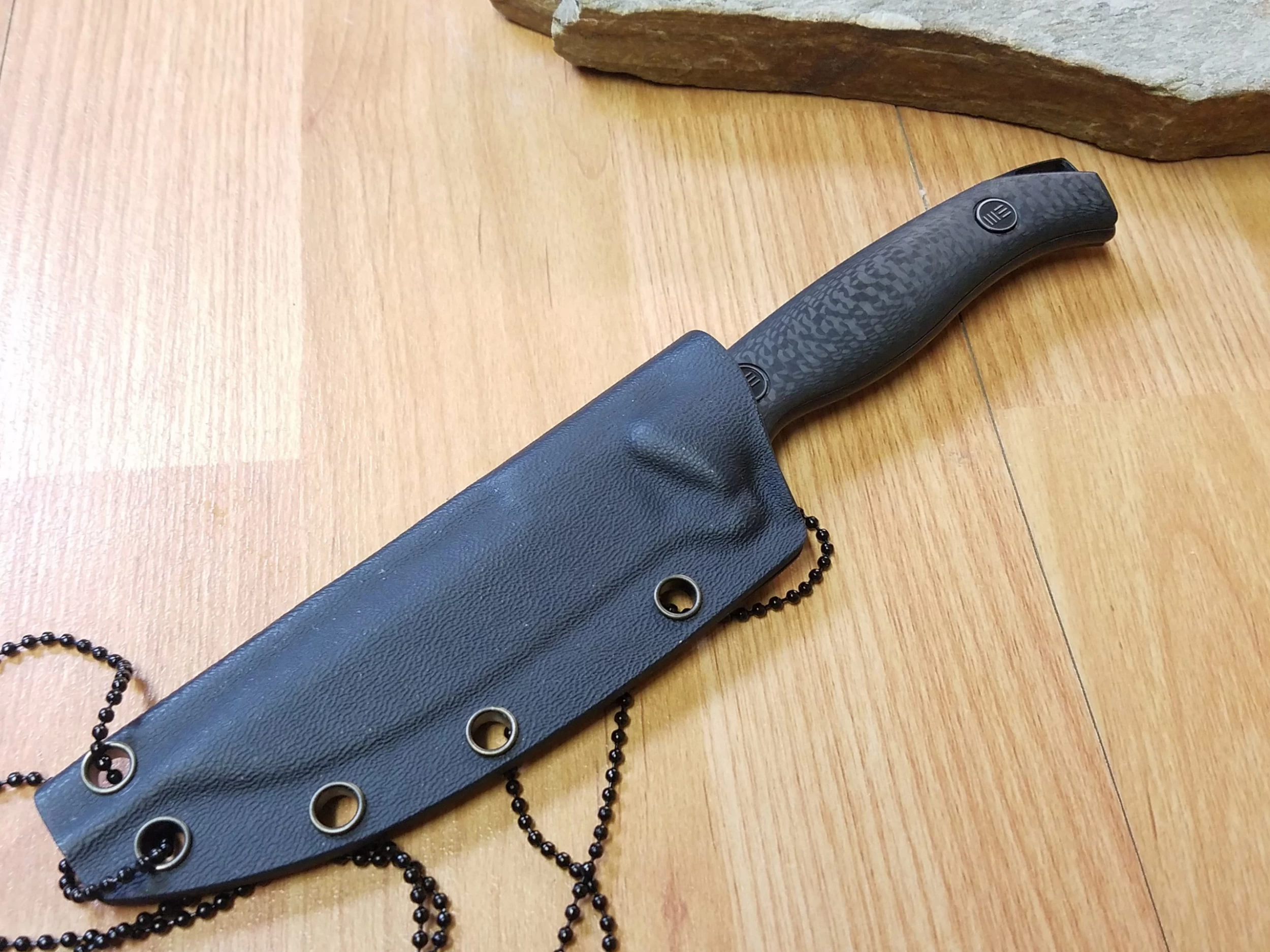 WE KNIFE 8" Fixed Black Carbon Fiber Hunting Knife Plain S35VN With Kydex Sheath - 607a 6 WE KNIFE 8" Fixed Black Carbon Fiber Hunting Knife Plain S35VN With Kydex Sheath - 607a - Image 4